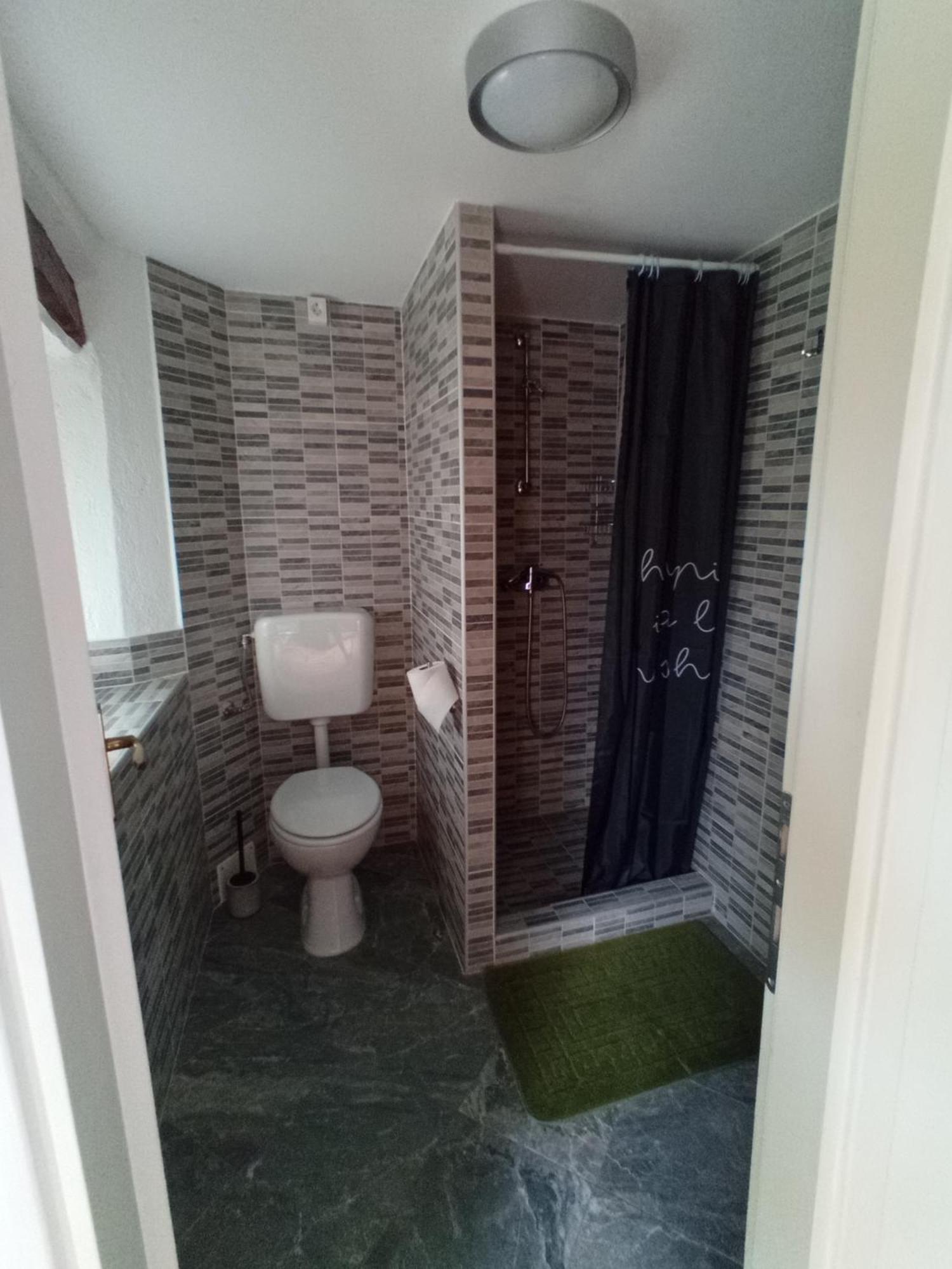 Apartmani Bartulasi Roč エクステリア 写真