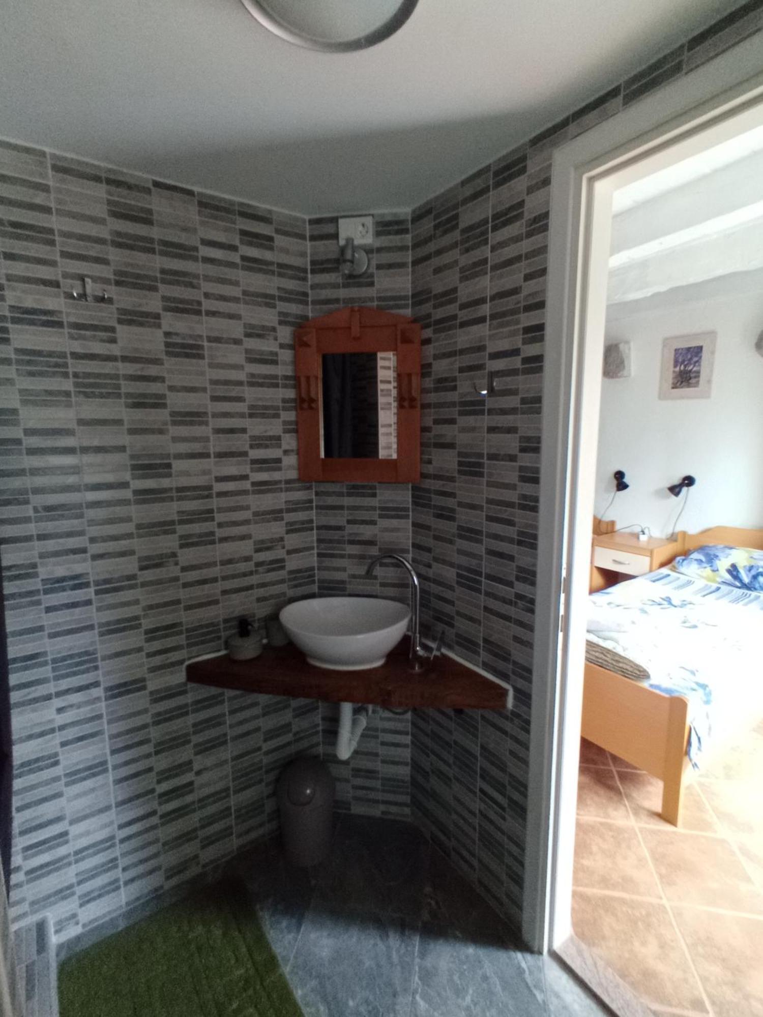 Apartmani Bartulasi Roč エクステリア 写真