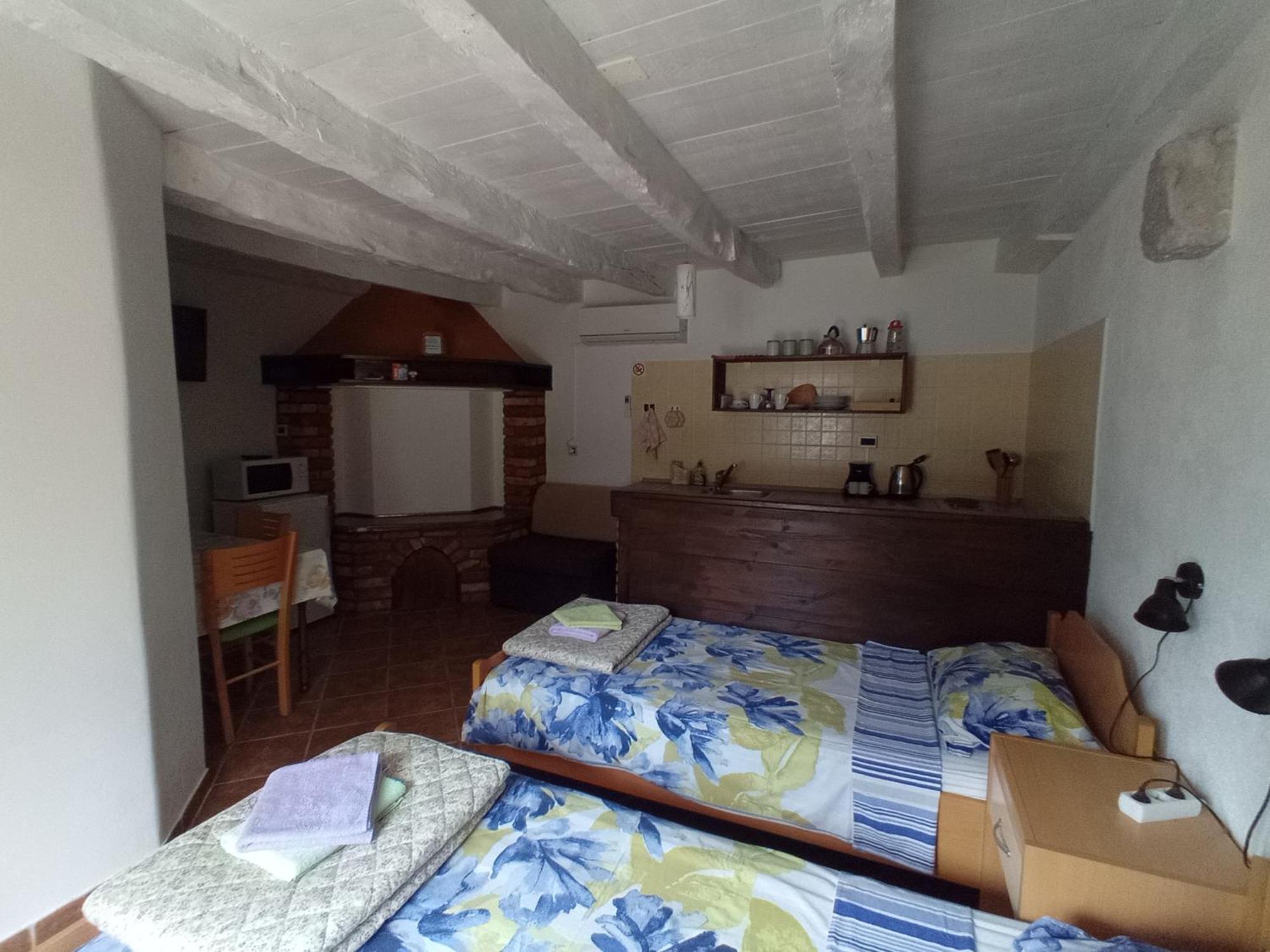 Apartmani Bartulasi Roč エクステリア 写真